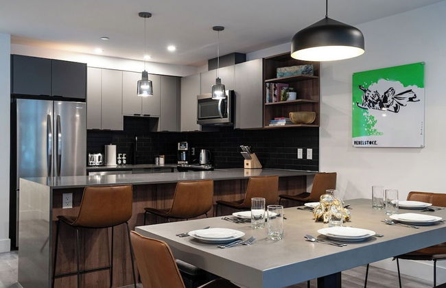 Revel in the Stoke by Revelstoke Vacations - Foto 13