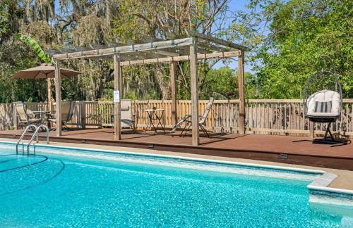 Spacious & Amazing Home w Big Pool and Patio - Photo 43