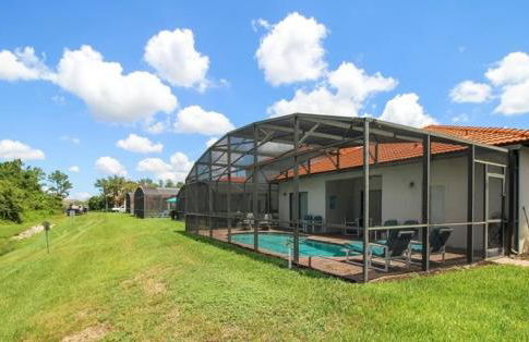 Serene 4-Bedroom Lakeview Retreat with South-Facing Pool & Sun-Drenched Outdoor Living - Foto 33