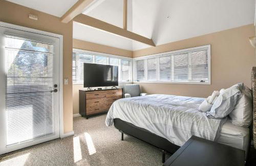 Steps to beach, restaurants, Wharf, Boardwalk, shops, pet friendly, fast Wifi, Lighthouse - Foto 9