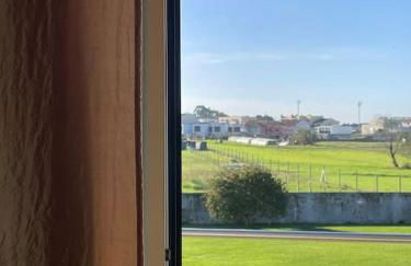 Luxurious and spacious ensuite and lounge with ping pong table - Perfect to rest near the beach - Foto 10