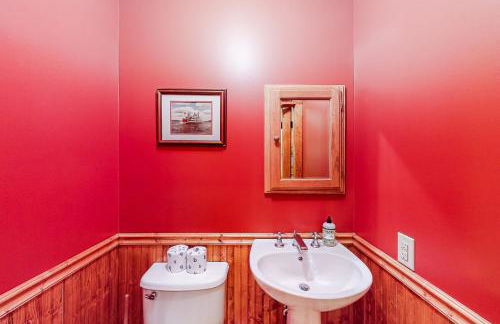 Up The Hill - Photo 17