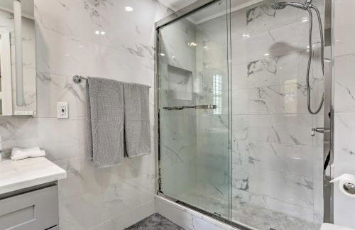 Cozy Lakefront House with a private dock and lake - Foto 8