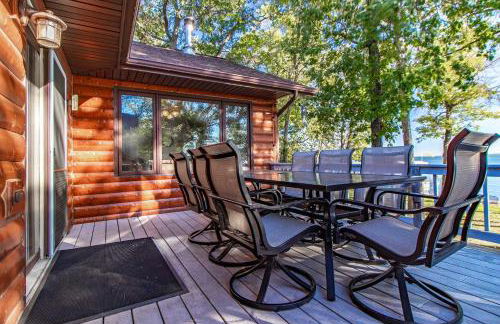 Dog Friendly Leech Lake Home w Perfect Beach Garage Boat Lift - Foto 36