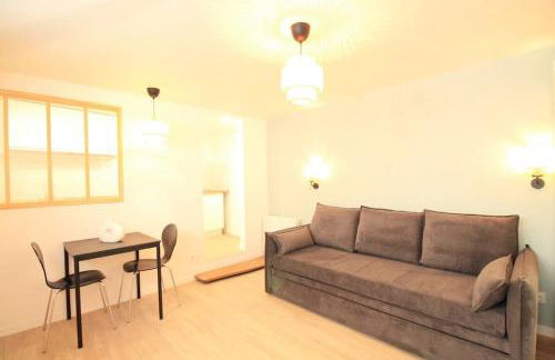 Disponible - Appartement Entier Rénové - Canapé Lit Emma - RERB, 5mn Paris - 2 pers - Parking Rue Gratuit - Tout équipé - 1er étage - 3 - Foto 25