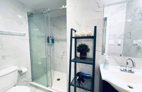 Luxe City Hall Suite by Rittenhouse Square - Photo 10