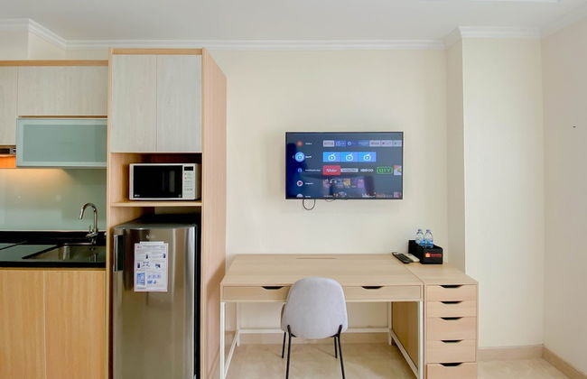 Modern Look Studio Room Menteng Park Apartment - Photo 5