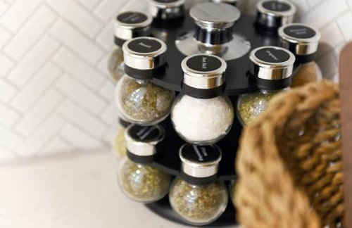 HostWise Stays - The Carnegie - Sauna, 1 Block from Butler St, Family Friendly - Foto 40