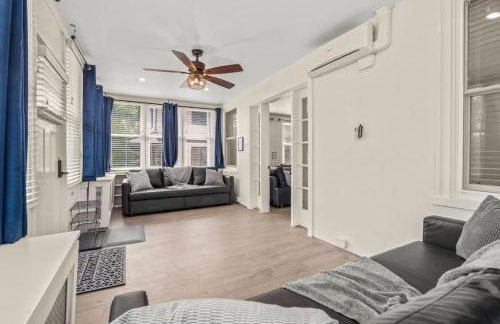 Spacious Home King Beds Gym Deck Games Parking AC - Foto 29