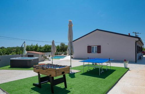 Awesome Home In Mali Vareski - Foto 3