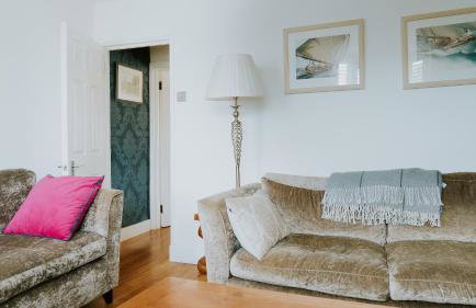 Horsham 3 Bed House With Garden - Photo 14