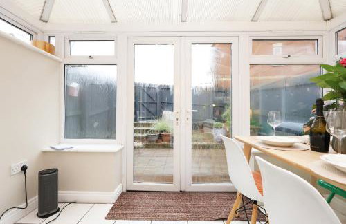 Cosy Bristol Townhouse - Free Parking - Sleeps 6 - By EKLIVING PARTNERS - Foto 44