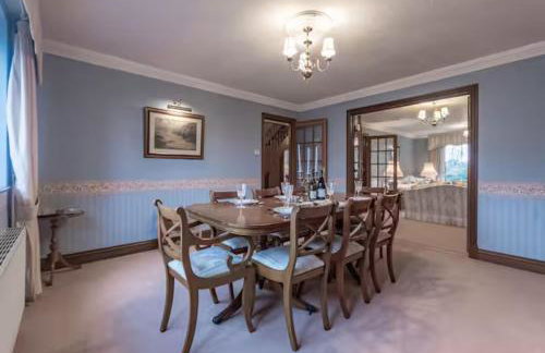 Tudor Style Seafront Home Sea Views Shoebury - Pass the Keys - Foto 4