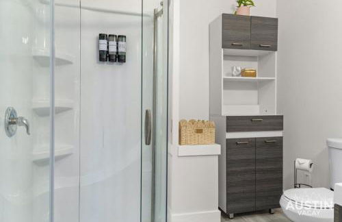 Pet Friendly 3BR 3BA Hill Country Home w Private Pool and Grill by Austin Vacay - Foto 49