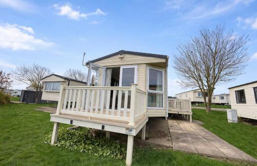 Stunning 8 Berth Caravan With Decking, Ref 71012P - Photo 1