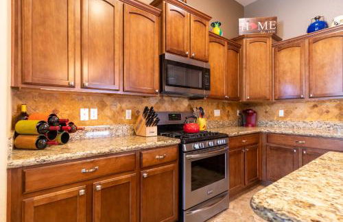 Oasis Villa With Pool, Putting Green & Pool Table - Photo 19