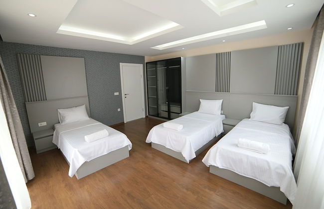 Flower City Suits - Photo 3