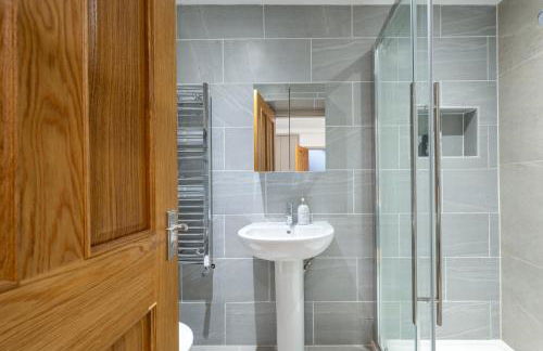 Newmarket House 5 Bedroom 5 En-suite Free Parking - Foto 24