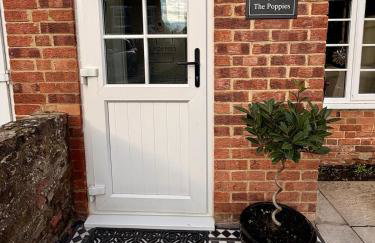 The Poppies, Norfolk, a charming coastal cottage - Photo 18