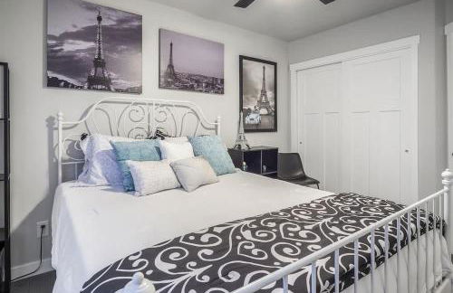 Beautiful 3 Bedroom Private home with easy access - Foto 25