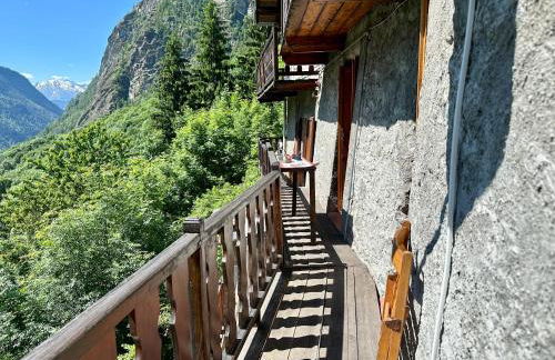 Cozy Three-Room Apartment with Mountain View & Parking - Ussin Chalet - Valtournenche - Foto 29