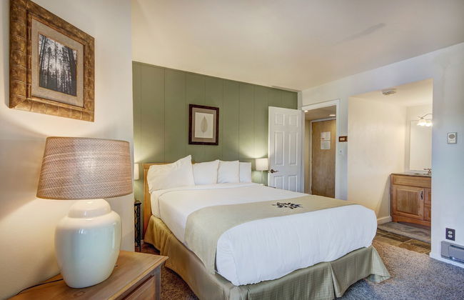 2BR/2BA Condo on Shuttle Route - Wild Irishman 1015 - Pool & more! - Foto 7