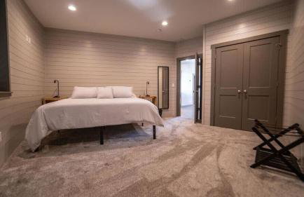 East Cabin- Yellowstone Family Retreat- Sled Hill - Foto 16