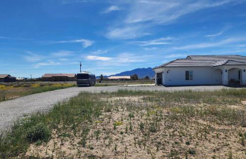 Serene Pahrump Cottage with Mountain Views! - Foto 8