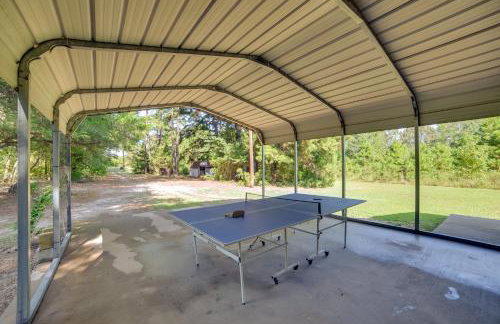 Secluded Getaway on ~10 Acres in The Piney Woods! - Foto 23