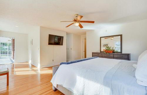 Secluded Mount Pleasant Home - 6 Mi to Beaches! - Photo 12