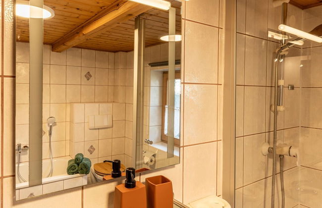 Historic Farmhouse: 200 Years old Meets new - Foto 17