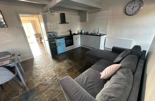 Dwylig Isa Holiday Cottages - Photo 28