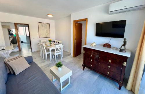 GATU Villa Sol, junto a la playa , piscina, 2 baños, aire cc, terraza, " Preferente mayores de 21 años y familias " - Foto 35