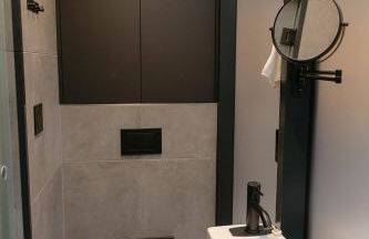 Heartleaf | Modern Lux Mirror Home | HotTub - Foto 12