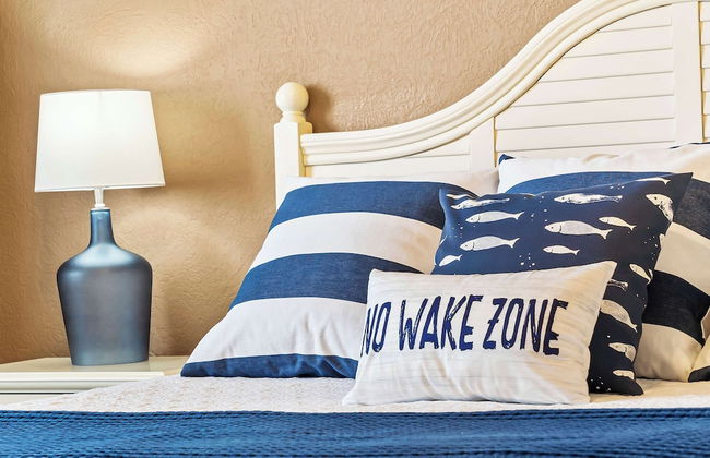 Cliffside Lake Retreat - 2 Bdr, Walk to Table Rock - Photo 3