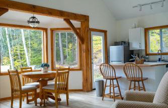 Magical Retreat Cottage, 15 min from Mt Snow skiing - Foto 8