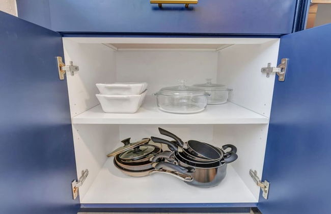 Charming 2BR w King Queen Close to SLC - Foto 16