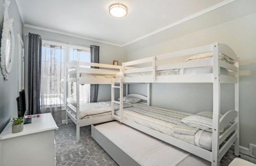 Newly Renovated Cottage 5 mins from Beach! - Foto 38