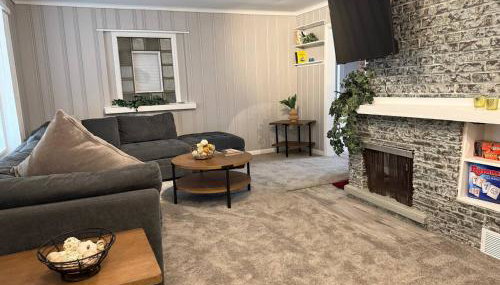 Newly Renovated Gem Fenced Backyard 2 Full Baths - Foto 2