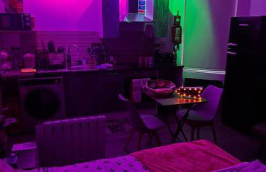 Luxury Industrial Studio Leeds Near Brudenell social club & Headingley Stadium - Photo 54