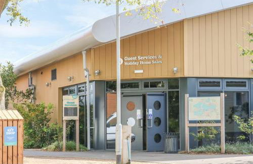 Muscovy Lodge with Hot Tub at Tattershall Lakes Country Park - Foto 56