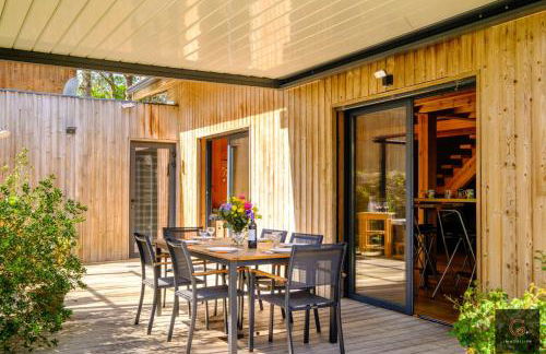 Gastes, Charmant chalet en bois avec Jacuzzi 6 pers - Foto 1