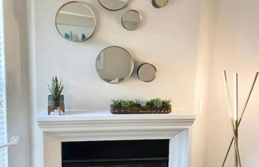 Lux One Bedroom Condo with Garden View - Photo 5