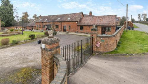 Pritams Gate 7 Bed 4 Bath Barn Conversion with Games Room Dog friendly Near the NEC & BHX - Foto 2