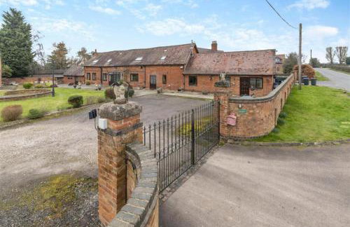 Pritams Gate 7 Bed 4 Bath Barn Conversion with Games Room Dog friendly Near the NEC & BHX - Foto 2