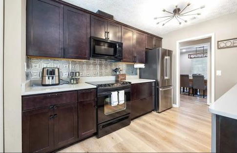 Ultimate Getaway with Pool and Games - Foto 4