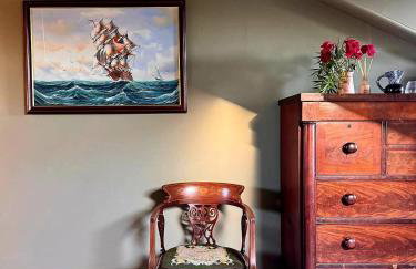Victorian Apartment with Sea Views - Photo 27