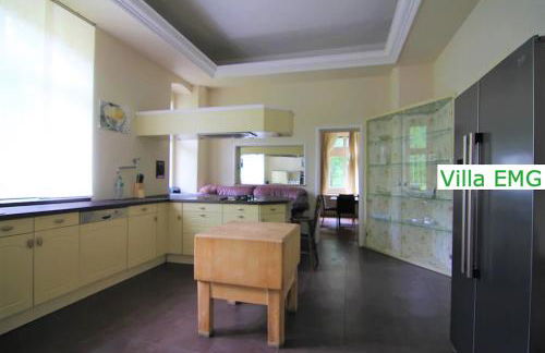 Luxus Ferienhaus Villa EMG Dortmund in Ennepetal, nah Düsseldorf, Köln mit Tennis Court, Garten, Kamin für Familien Gruppen bis 20 Personen - Foto 20