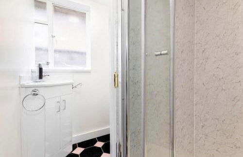 Lux 8Br Thamesfront Villa w Yacht & Sauna - Foto 26