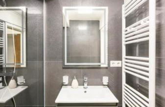 Günstiges grünes Ferienzimmer mit separater moderner Dusche - Foto 47